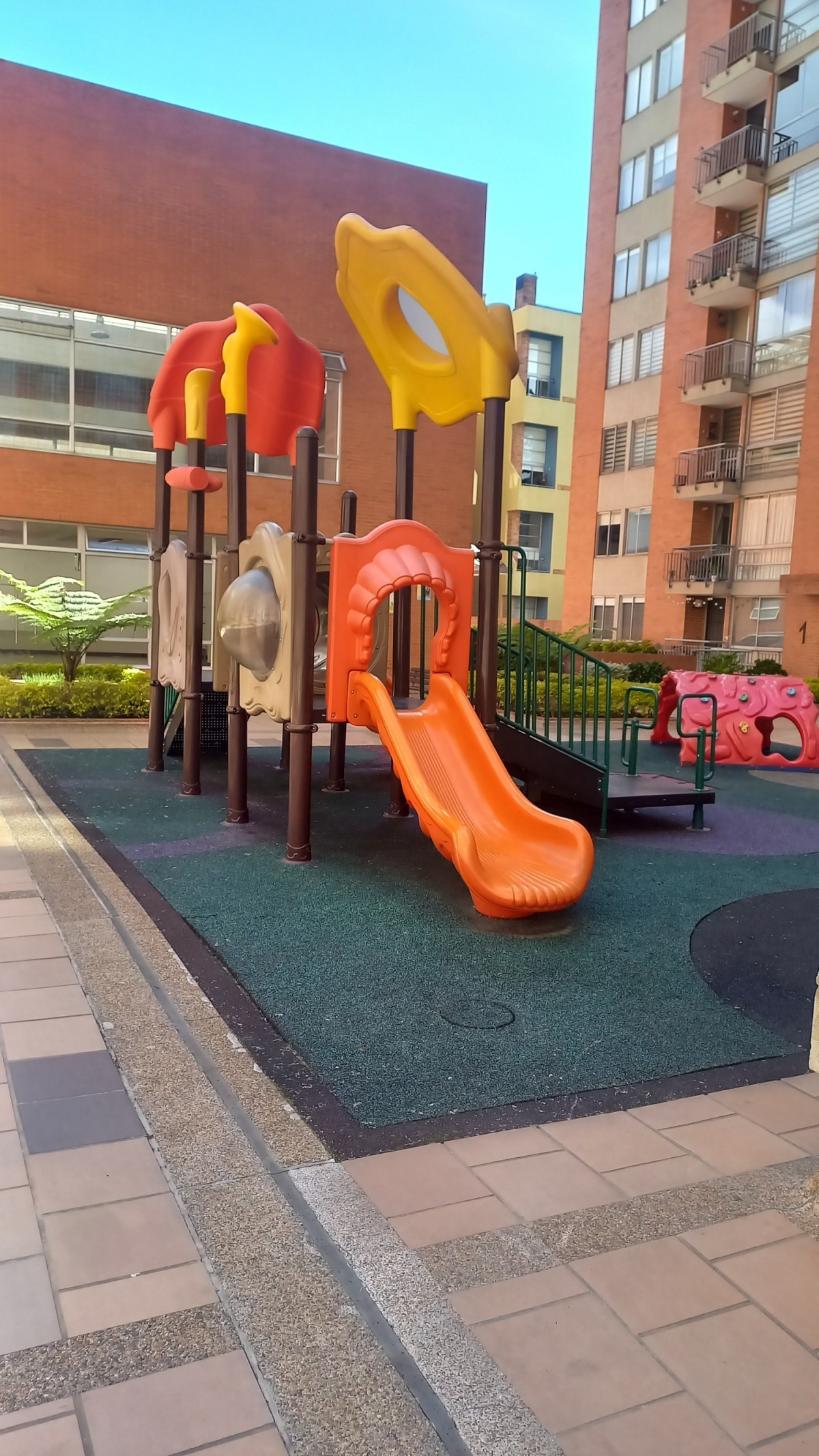 Apartamento en arriendo en Verbenal San Antonio, Bogotá · foto 23 de 24
