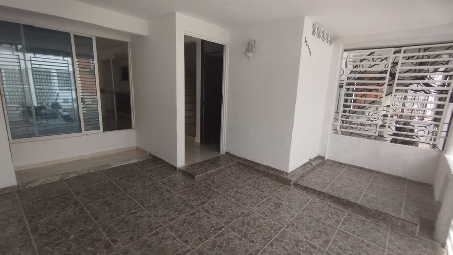 Casa de 3 alcobas en arriendo en El Carmelo, Candelaria, 90 m² · foto 2 de 22