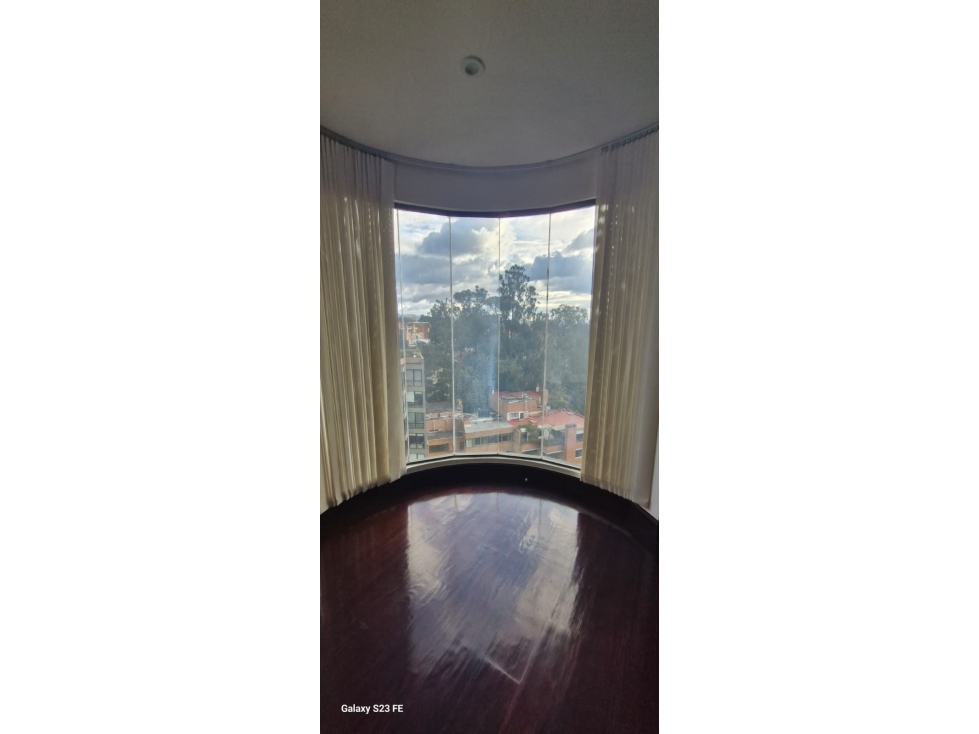 Apartamento en venta en Los Rosales, Bogotá · foto 12 de 19