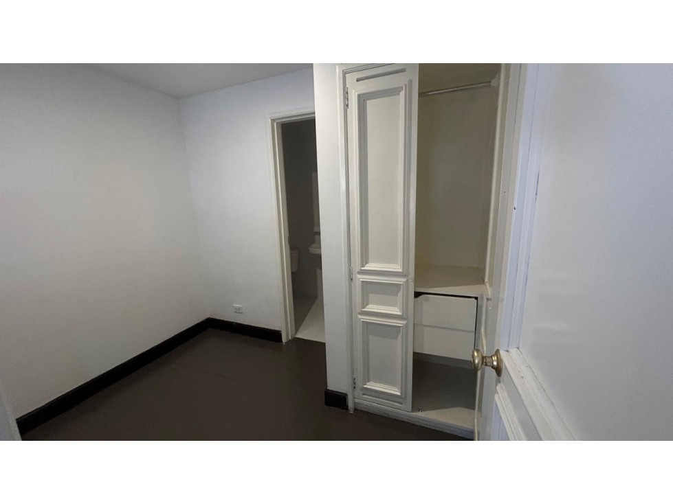 Apartamento en venta en Los Rosales, Bogotá · foto 14 de 19