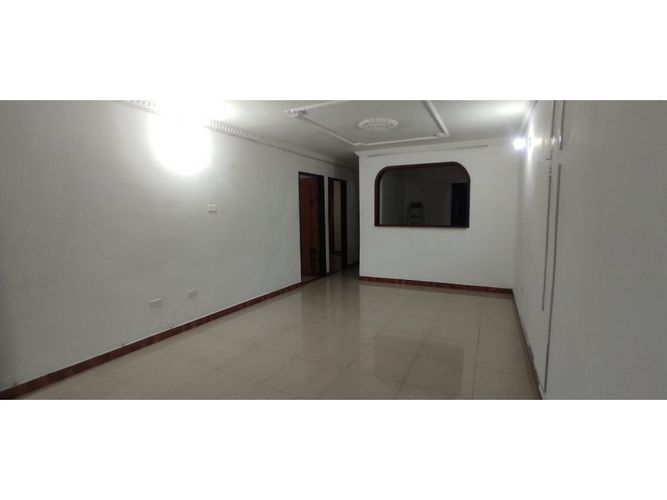 Casa de 6 alcobas en venta en Los Cambulos, Girardot, 203 m² · foto 8 de 19