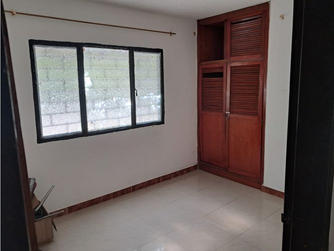 Casa de 6 alcobas en venta en Los Cambulos, Girardot, 203 m² · foto 10 de 19