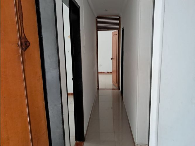 Casa de 6 alcobas en venta en Los Cambulos, Girardot, 203 m² · foto 14 de 19
