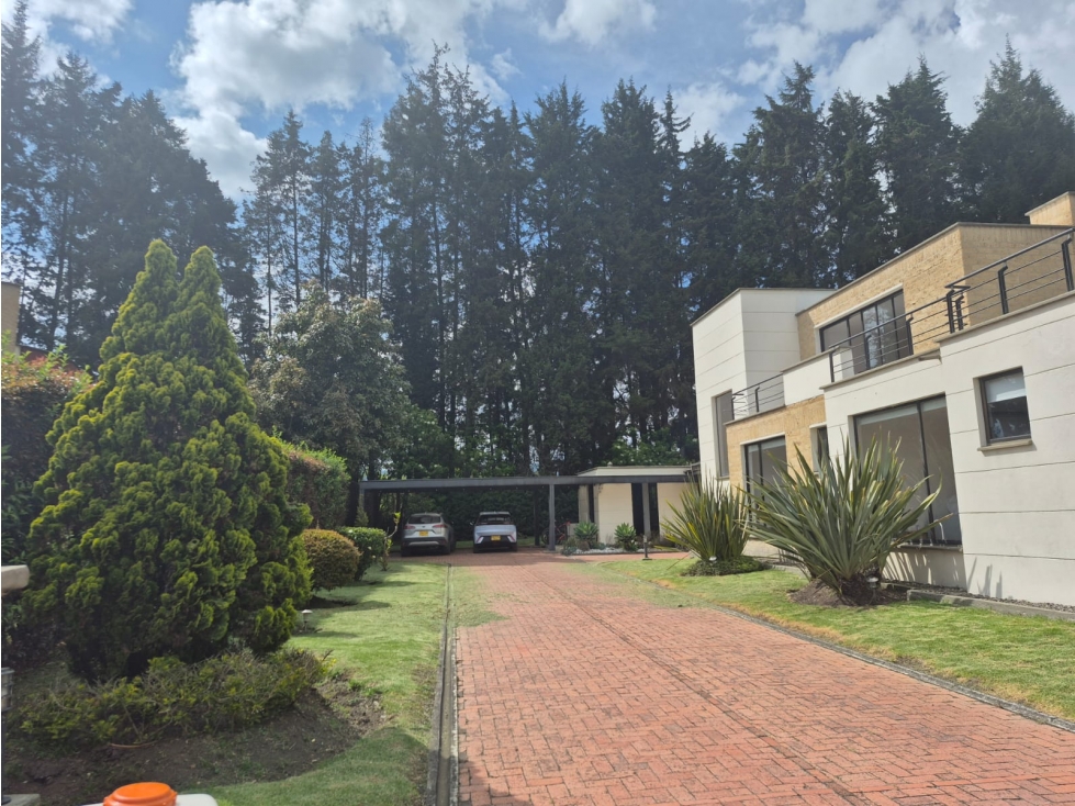 Casa en venta en Guaymaral, Bogotá · foto 2 de 24