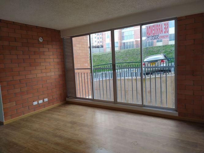 Apartamento de 3 alcobas en venta en La Florida, Tunja, 62 m² · foto 2 de 12