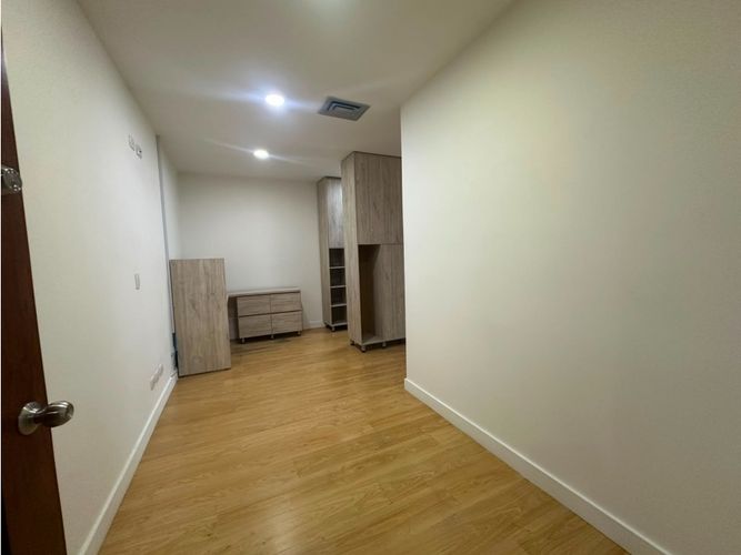 Oficina en venta en Milla De Oro, Medellín, 50 m² · foto 5 de 12
