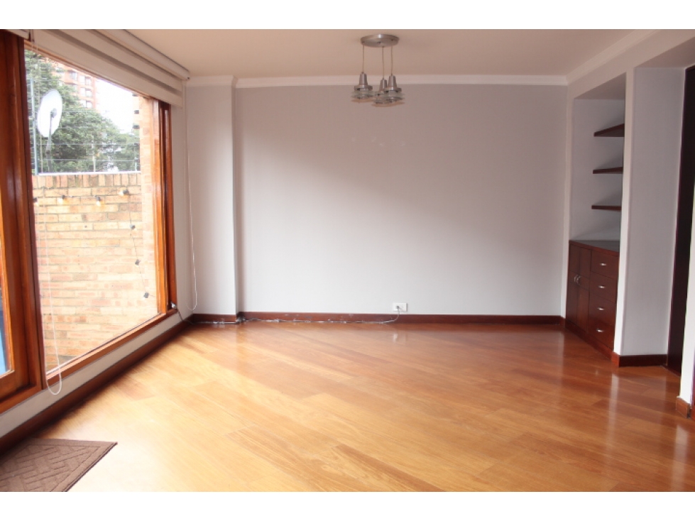 Casa en venta en Colina Campestre, Bogotá · foto 2 de 17
