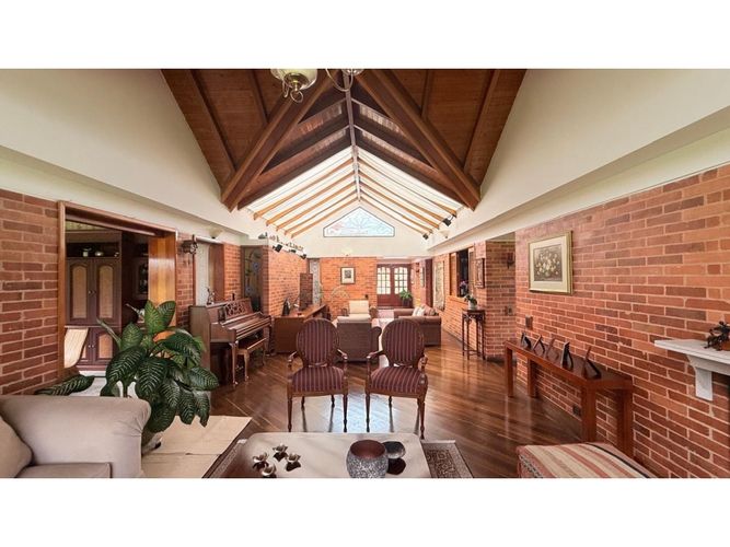 Casa de 4 alcobas en venta en Cr Quintas De Serrezuela, Mosquera, 460 m² · foto 8 de 24