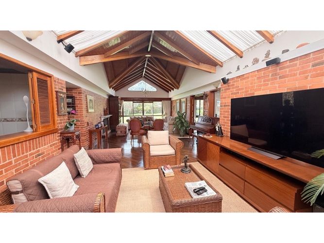 Casa de 4 alcobas en venta en Cr Quintas De Serrezuela, Mosquera, 460 m² · foto 9 de 24