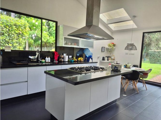 Casa de 4 alcobas en venta en Guaymaral, Bogotá, 311 m² · foto 7 de 23