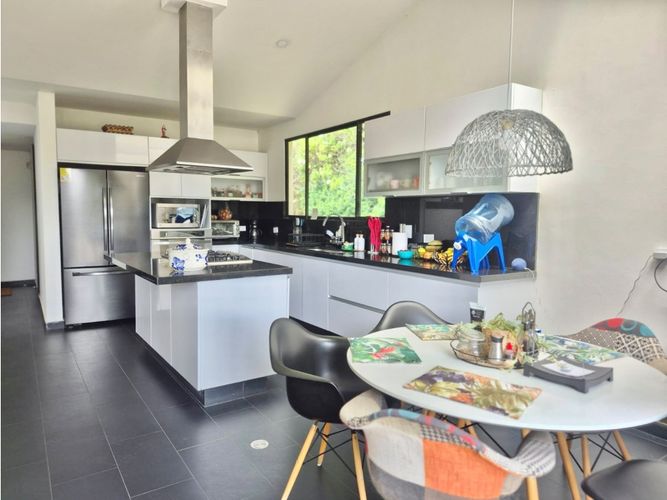 Casa de 4 alcobas en venta en Guaymaral, Bogotá, 311 m² · foto 8 de 23