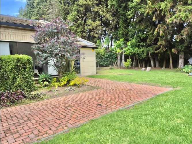Casa de 4 alcobas en venta en Guaymaral, Bogotá, 311 m² · foto 9 de 23