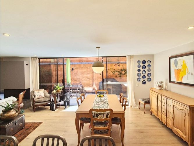 Apartamento de 2 alcobas en venta en La Carolina, Bogotá, 170 m² · foto 2 de 24