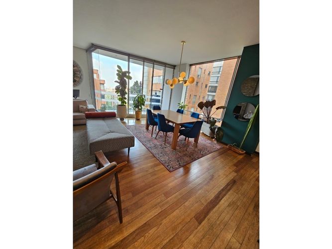 Apartamento de 3 alcobas en venta en El Refugio, Bogotá, 197 m² · foto 4 de 15