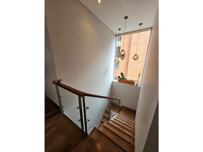 Apartamento de 3 alcobas en venta en El Refugio, Bogotá, 197 m² · foto 7 de 15
