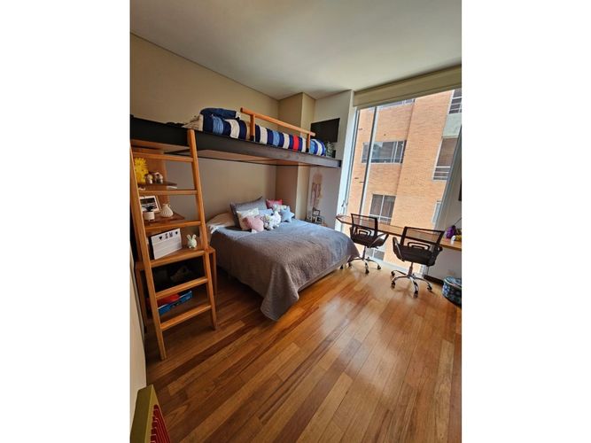 Apartamento de 3 alcobas en venta en El Refugio, Bogotá, 197 m² · foto 9 de 15