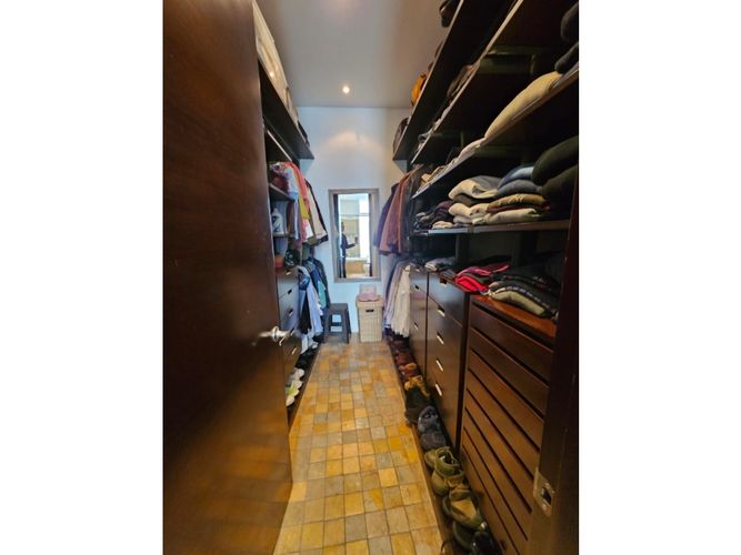 Apartamento de 3 alcobas en venta en El Refugio, Bogotá, 197 m² · foto 15 de 15