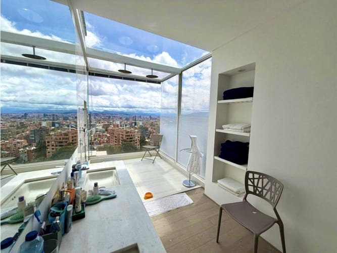 Apartamento de 4 alcobas en venta en Los Rosales, Bogotá, 475 m² · foto 2 de 20