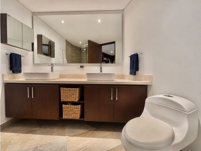 Apartamento de 3 alcobas en venta en Chicó Alto, Bogotá, 180 m² · foto 13 de 24