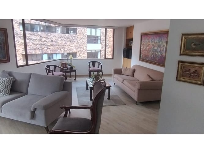 Apartamento de 3 alcobas en venta en Los Rosales, Bogotá, 167 m² · foto 5 de 22
