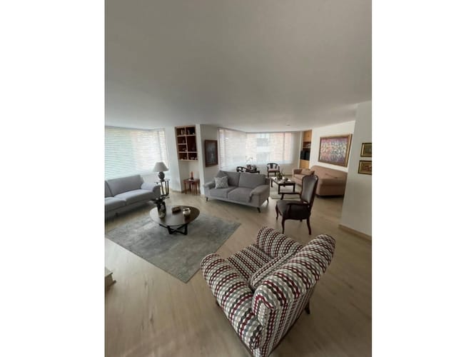Apartamento de 3 alcobas en venta en Los Rosales, Bogotá, 167 m² · foto 7 de 22