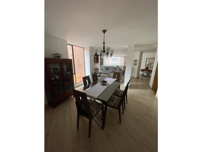 Apartamento de 3 alcobas en venta en Los Rosales, Bogotá, 167 m² · foto 8 de 22