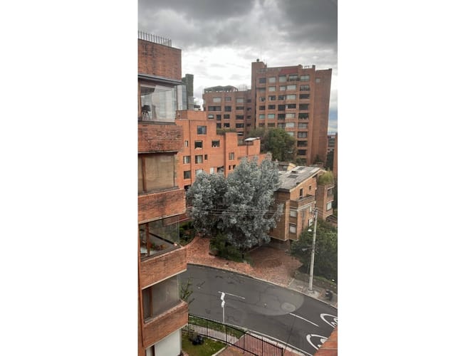 Apartamento de 3 alcobas en venta en Los Rosales, Bogotá, 167 m² · foto 11 de 22
