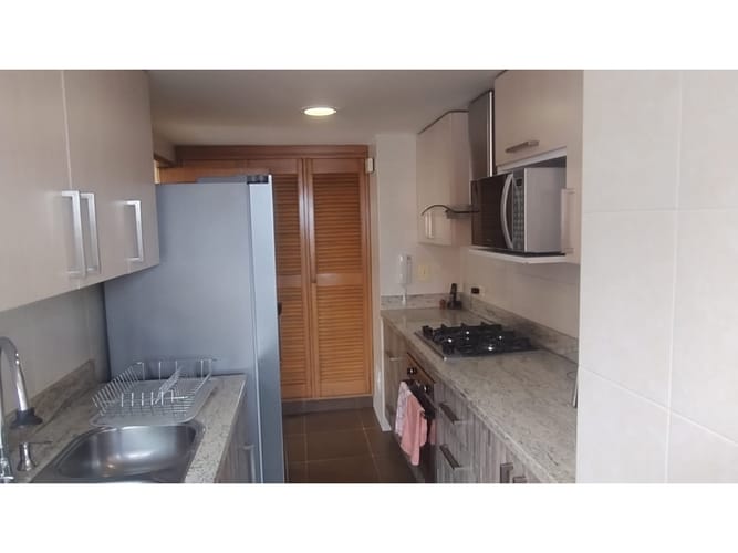 Apartamento de 3 alcobas en venta en Los Rosales, Bogotá, 167 m² · foto 18 de 22