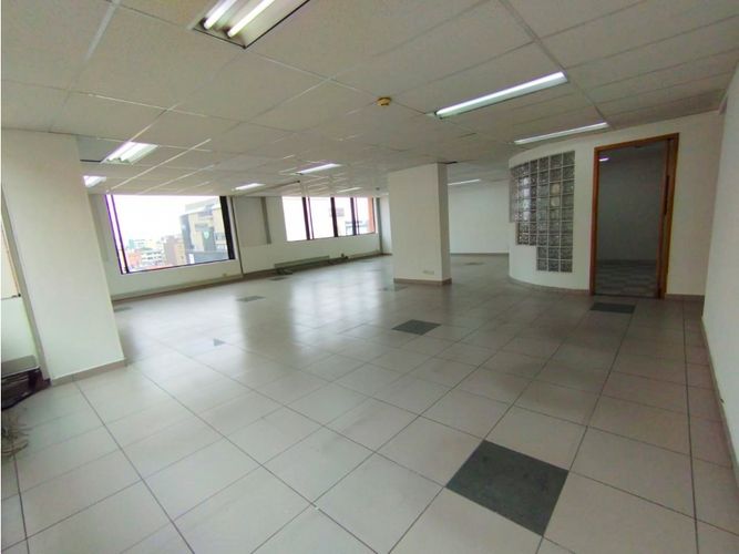 Oficina en venta en El Nogal, Zipaquirá, 337 m² · foto 3 de 21