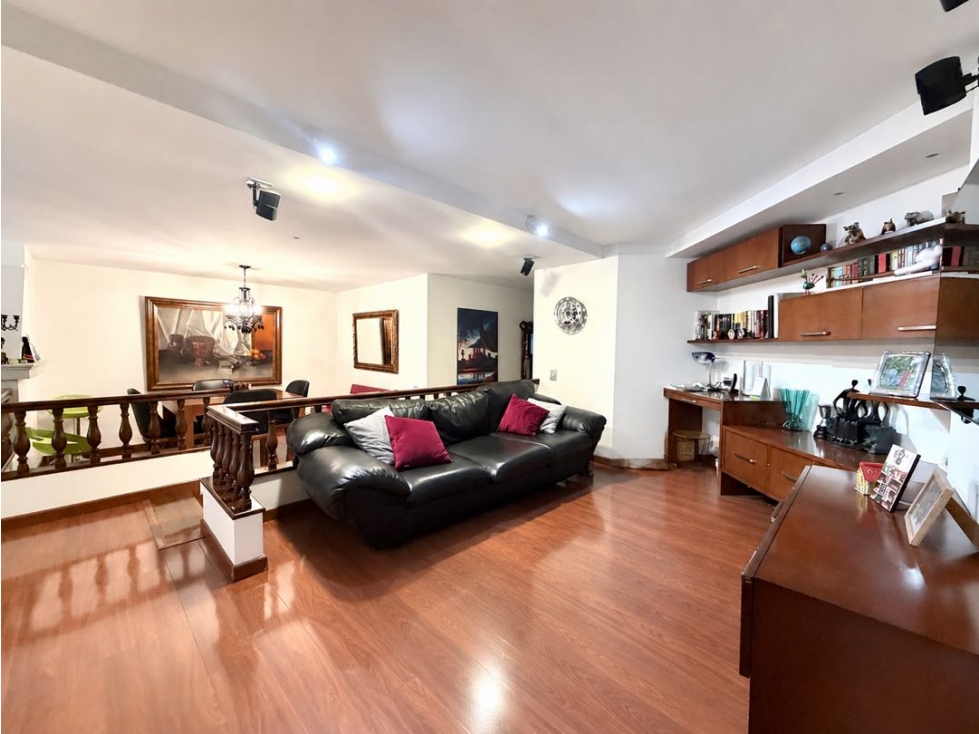 Apartamento en venta en Santa Barbara, Bogotá · foto 2 de 14