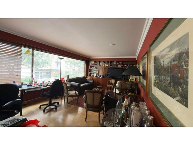 Apartamento de 3 alcobas en venta en Los Rosales, Bogotá, 209 m² · foto 6 de 24