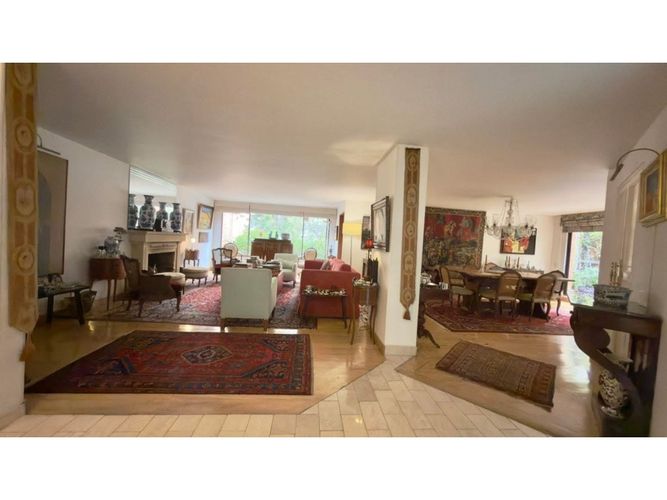 Apartamento de 3 alcobas en venta en Los Rosales, Bogotá, 209 m² · foto 7 de 24