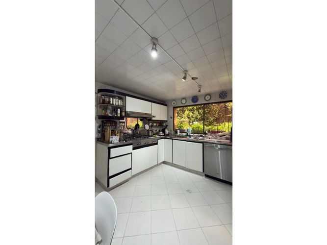Apartamento de 3 alcobas en venta en Los Rosales, Bogotá, 209 m² · foto 11 de 24