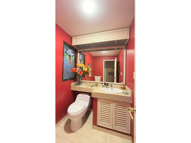 Apartamento de 3 alcobas en venta en Los Rosales, Bogotá, 209 m² · foto 12 de 24