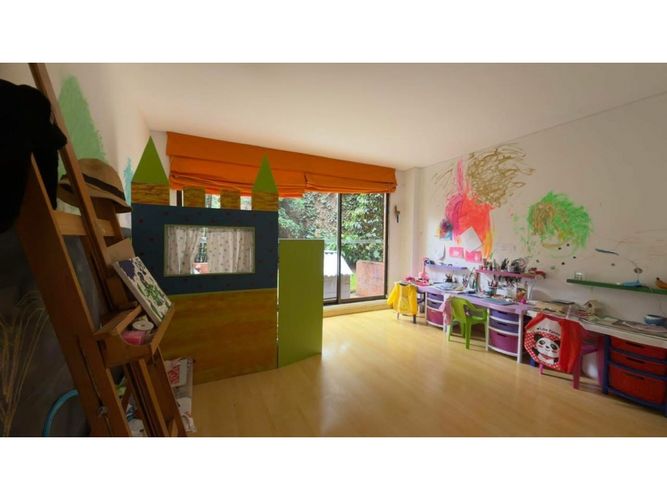 Apartamento de 3 alcobas en venta en Los Rosales, Bogotá, 209 m² · foto 14 de 24