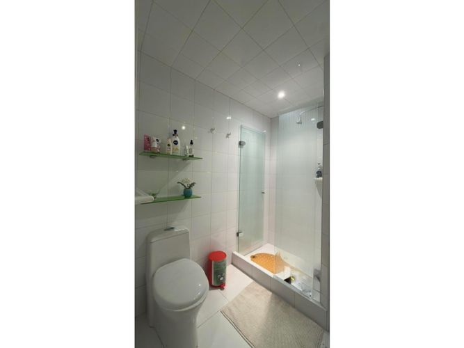Apartamento de 3 alcobas en venta en Los Rosales, Bogotá, 209 m² · foto 18 de 24