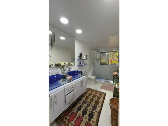 Apartamento de 3 alcobas en venta en Los Rosales, Bogotá, 209 m² · foto 21 de 24