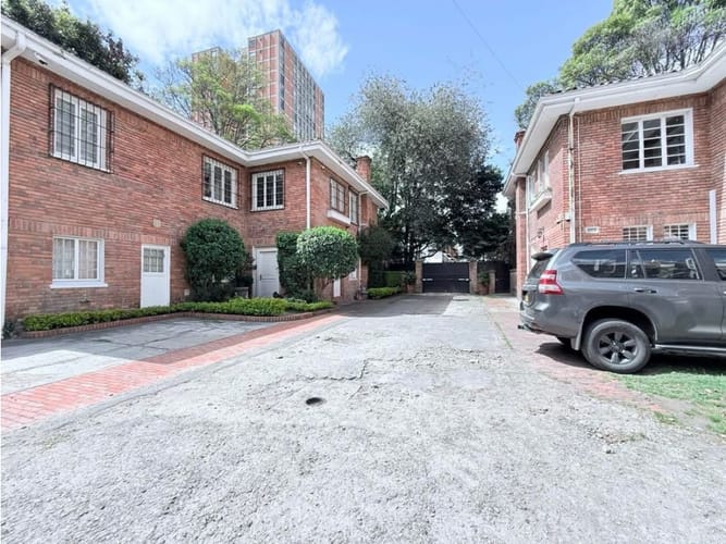 Casa de 4 alcobas en venta en El Nogal, Bogotá, 476 m² · foto 2 de 24
