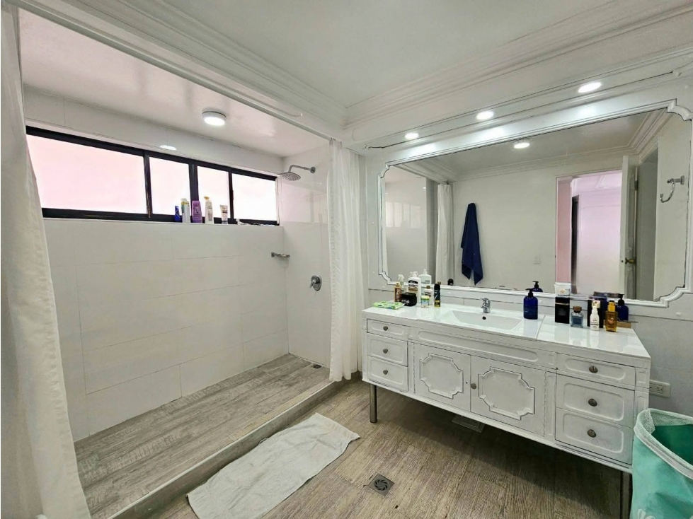 Apartamento en venta en El Refugio, Bogotá · foto 9 de 13