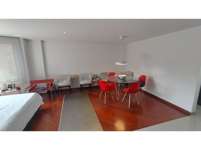 Apartaestudio en venta en Los Rosales, Bogotá, 73 m² · foto 2 de 16