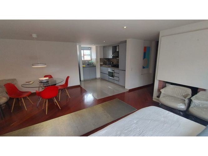 Apartaestudio en venta en Los Rosales, Bogotá, 73 m² · foto 3 de 16