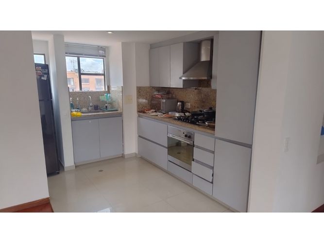 Apartaestudio en venta en Los Rosales, Bogotá, 73 m² · foto 8 de 16