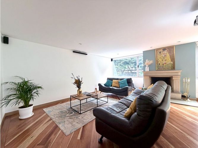 Apartamento de 3 alcobas en venta en Los Rosales, Bogotá, 160 m² · foto 4 de 24