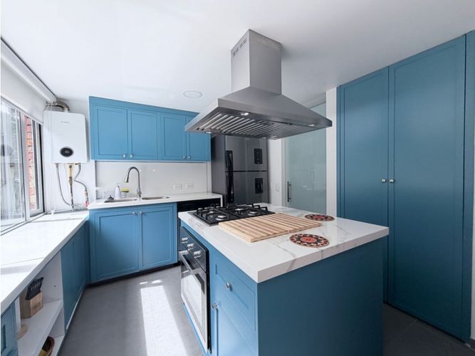 Apartamento de 3 alcobas en venta en Los Rosales, Bogotá, 160 m² · foto 7 de 24