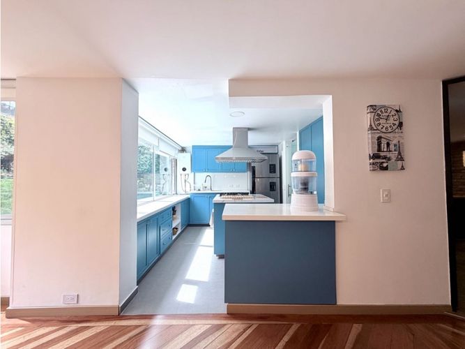 Apartamento de 3 alcobas en venta en Los Rosales, Bogotá, 160 m² · foto 8 de 24