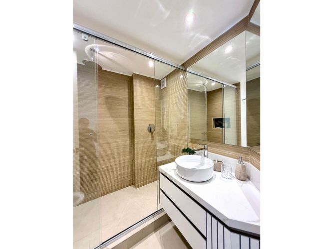Apartamento de 3 alcobas en venta en Los Rosales, Bogotá, 160 m² · foto 12 de 24