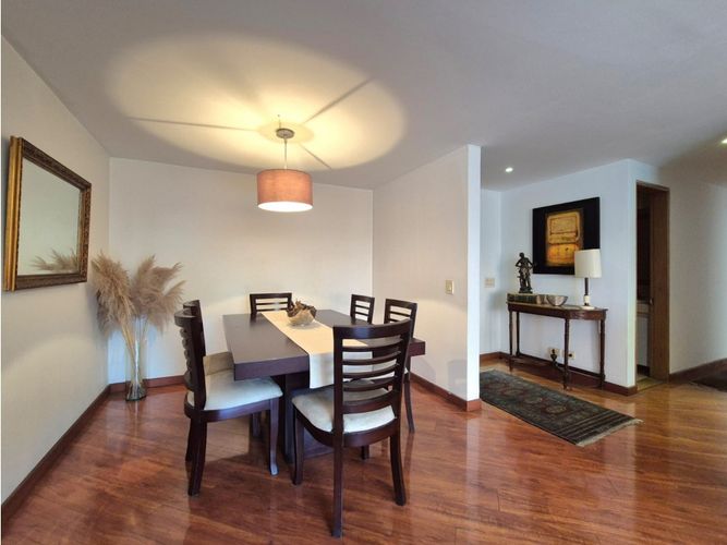 Apartamento de 3 alcobas en venta en Santa Barbara, Bogotá, 131 m² · foto 5 de 17