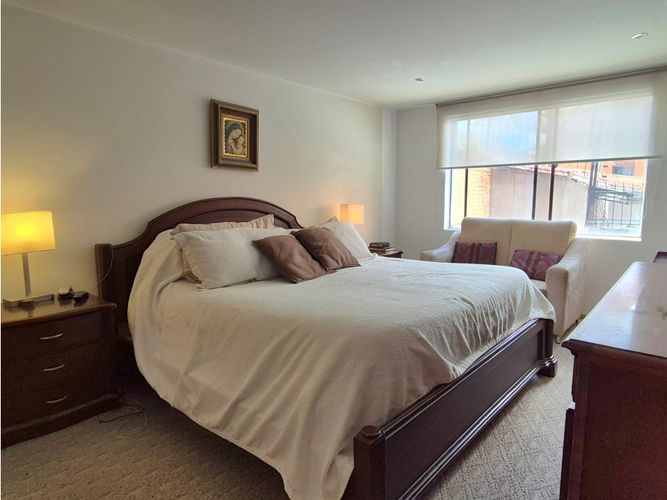 Apartamento de 3 alcobas en venta en Santa Barbara, Bogotá, 131 m² · foto 9 de 17