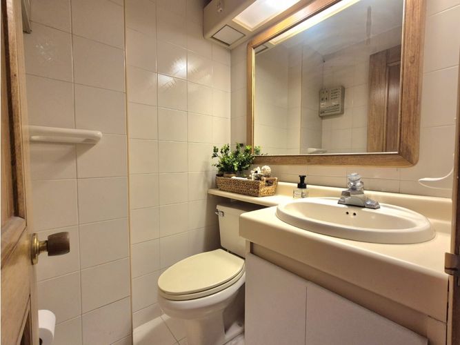 Apartamento de 3 alcobas en venta en Santa Barbara, Bogotá, 131 m² · foto 10 de 17