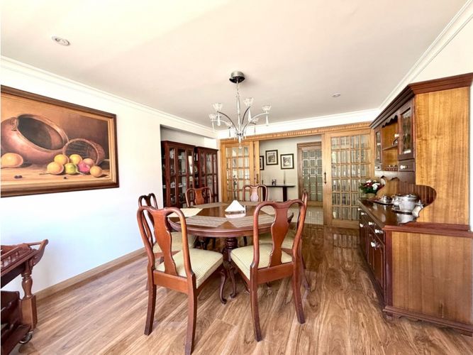 Apartamento de 3 alcobas en venta en Santa Barbara Occidental, Bogotá, 189 m² · foto 5 de 23